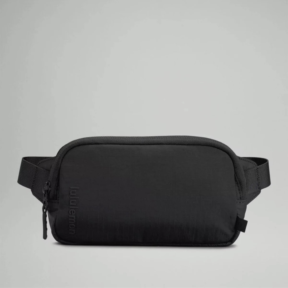 BNWT Lululemon Mini Belt Bag